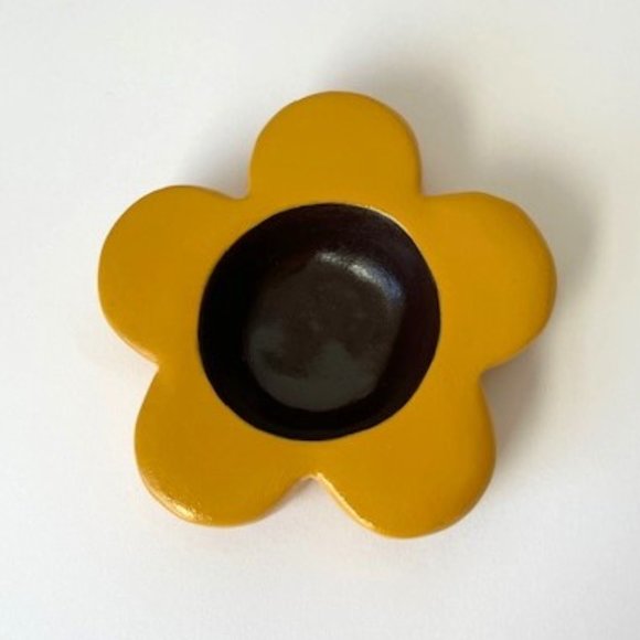 Mustard Yellow Flower Tea Light Candle Holder - Picture 2 of 5